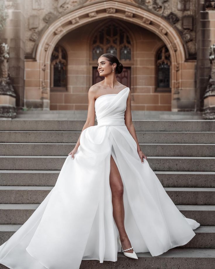 Mariana Hardwick Bridal Issy